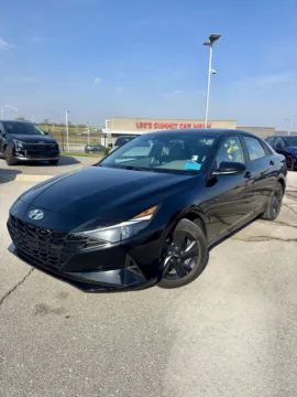 Black 2023 Hyundai Elantra SEL for sale in Lee's Summit, MO