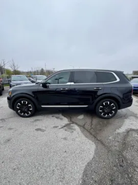Photos of 2023 Kia Telluride SX-Prestige for sale in Lee's Summit, MO at Cable Dahmer Kia of Lee's Summit