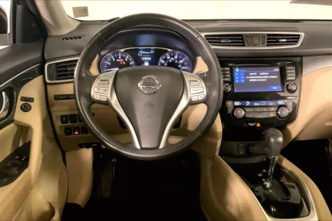 More photos of 2016 Nissan Rogue SL at Cable Dahmer Kia of Lee's Summit, MO