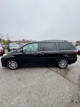 Photos of 2020 Toyota Sienna XLE for sale in Lee's Summit, MO at Cable Dahmer Kia of Lee's Summit