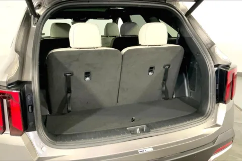 More photos of 2025 Kia Sorento Hybrid SX Prestige at Cable Dahmer Kia of Lee's Summit, MO