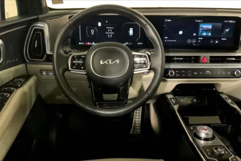 More photos of 2025 Kia Sorento Hybrid SX Prestige at Cable Dahmer Kia of Lee's Summit, MO