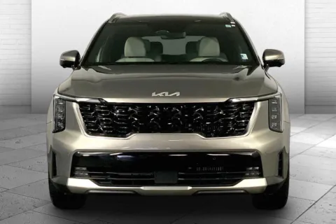 Photos of 2025 Kia Sorento Hybrid SX Prestige for sale in Lee's Summit, MO at Cable Dahmer Kia of Lee's Summit