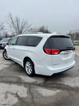 Another view of 2018 Chrysler Pacifica Touring L for sale in Lee's Summit, MO at Cable Dahmer Kia of Lee's Summit