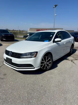 White 2018 Volkswagen Jetta 1.4T SE for sale in Lee's Summit, MO