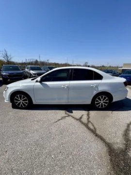 Photos of 2018 Volkswagen Jetta 1.4T SE for sale in Lee's Summit, MO at Cable Dahmer Kia of Lee's Summit