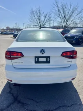 More photos of 2018 Volkswagen Jetta 1.4T SE at Cable Dahmer Kia of Lee's Summit, MO