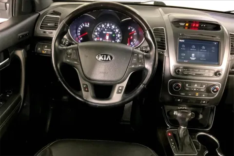 More photos of 2014 Kia Sorento Limited V6 at Cable Dahmer Kia of Lee's Summit, MO