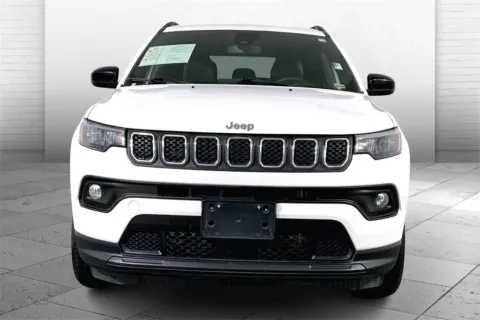 Photos of 2023 Jeep Compass Latitude for sale in Lee's Summit, MO at Cable Dahmer Kia of Lee's Summit