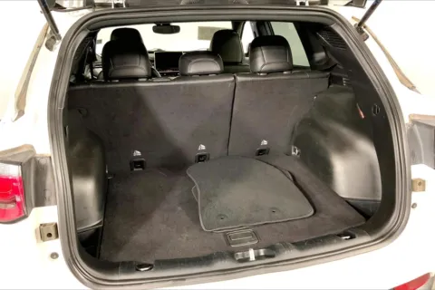 More photos of 2023 Jeep Compass Latitude at Cable Dahmer Kia of Lee's Summit, MO