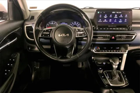 More photos of 2022 Kia Seltos S at Cable Dahmer Kia of Lee's Summit, MO