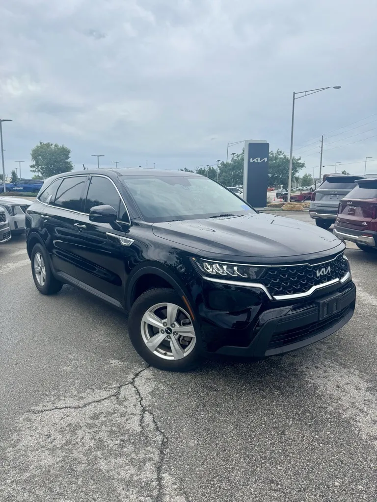 Black 2022 Kia Sorento LX for sale in Lee's Summit, MO