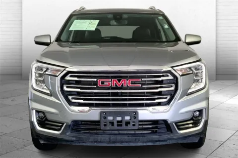 Photos of 2024 GMC Terrain SLT for sale in Lee's Summit, MO at Cable Dahmer Kia of Lee's Summit