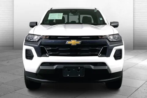 Photos of 2025 Chevrolet Colorado 4WD LT for sale in Lee's Summit, MO at Cable Dahmer Kia of Lee's Summit