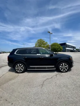 Photos of 2020 Kia Telluride S for sale in Lee's Summit, MO at Cable Dahmer Kia of Lee's Summit