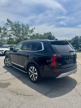 More photos of 2020 Kia Telluride S at Cable Dahmer Kia of Lee's Summit, MO