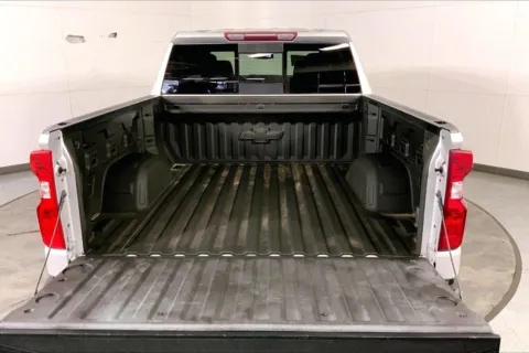More photos of 2021 Chevrolet Silverado 1500 LT at Cable Dahmer Kia of Lee's Summit, MO