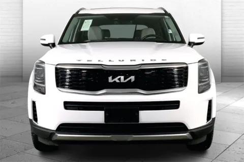 Photos of 2022 Kia Telluride S for sale in Lee's Summit, MO at Cable Dahmer Kia of Lee's Summit
