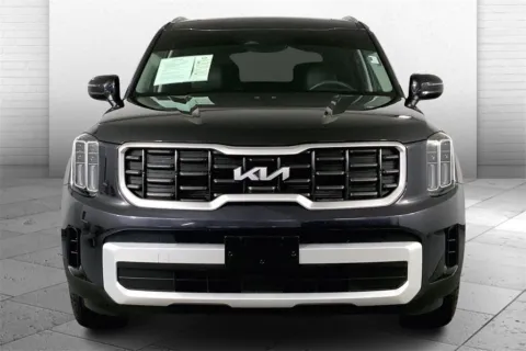 Photos of 2025 Kia Telluride S for sale in Lee's Summit, MO at Cable Dahmer Kia of Lee's Summit
