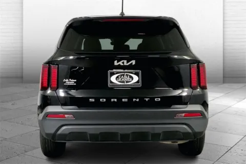 Another view of 2022 Kia Sorento LX for sale in Lee's Summit, MO at Cable Dahmer Kia of Lee's Summit