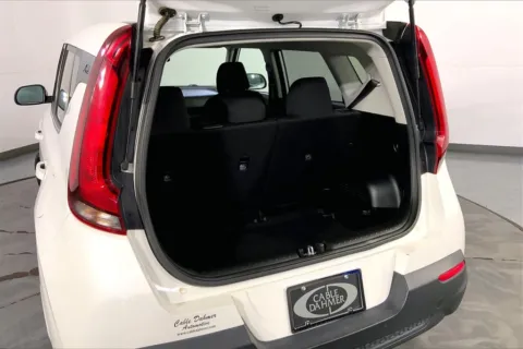 More photos of 2022 Kia Soul LX at Cable Dahmer Kia of Lee's Summit, MO