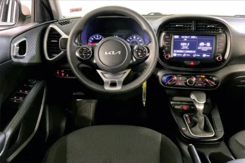 More photos of 2022 Kia Soul LX at Cable Dahmer Kia of Lee's Summit, MO