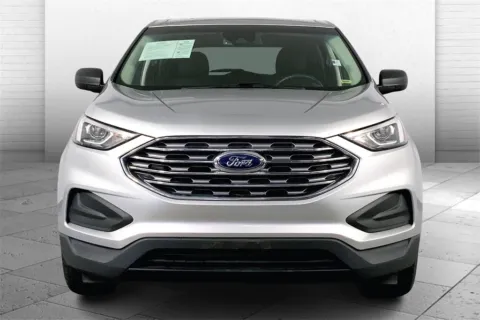 Photos of 2019 Ford Edge SE for sale in Lee's Summit, MO at Cable Dahmer Kia of Lee's Summit