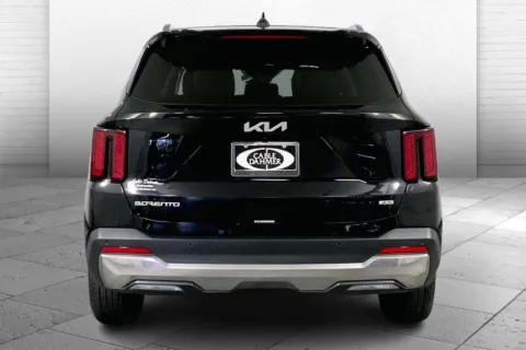 Another view of 2024 Kia Sorento S for sale in Lee's Summit, MO at Cable Dahmer Kia of Lee's Summit