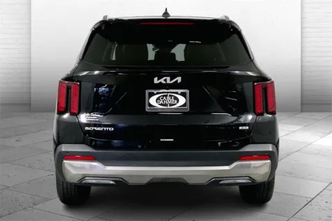 Another view of 2024 Kia Sorento S for sale in Lee's Summit, MO at Cable Dahmer Kia of Lee's Summit