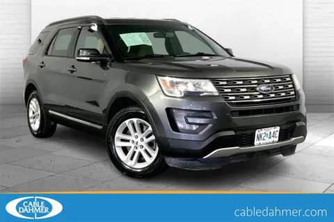 Gray 2016 Ford Explorer XLT for sale in Lee's Summit, MO