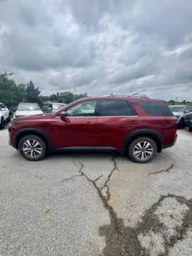 Photos of 2022 Nissan Pathfinder SL for sale in Lee's Summit, MO at Cable Dahmer Kia of Lee's Summit