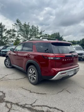 Another view of 2022 Nissan Pathfinder SL for sale in Lee's Summit, MO at Cable Dahmer Kia of Lee's Summit