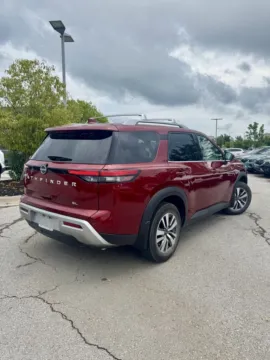 More photos of 2022 Nissan Pathfinder SL at Cable Dahmer Kia of Lee's Summit, MO