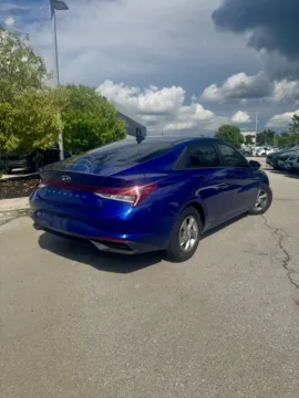 More photos of 2021 Hyundai Elantra SE at Cable Dahmer Kia of Lee's Summit, MO