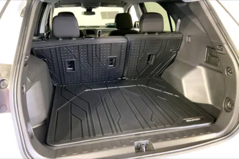 More photos of 2023 Chevrolet Equinox LT at Cable Dahmer Kia of Lee's Summit, MO