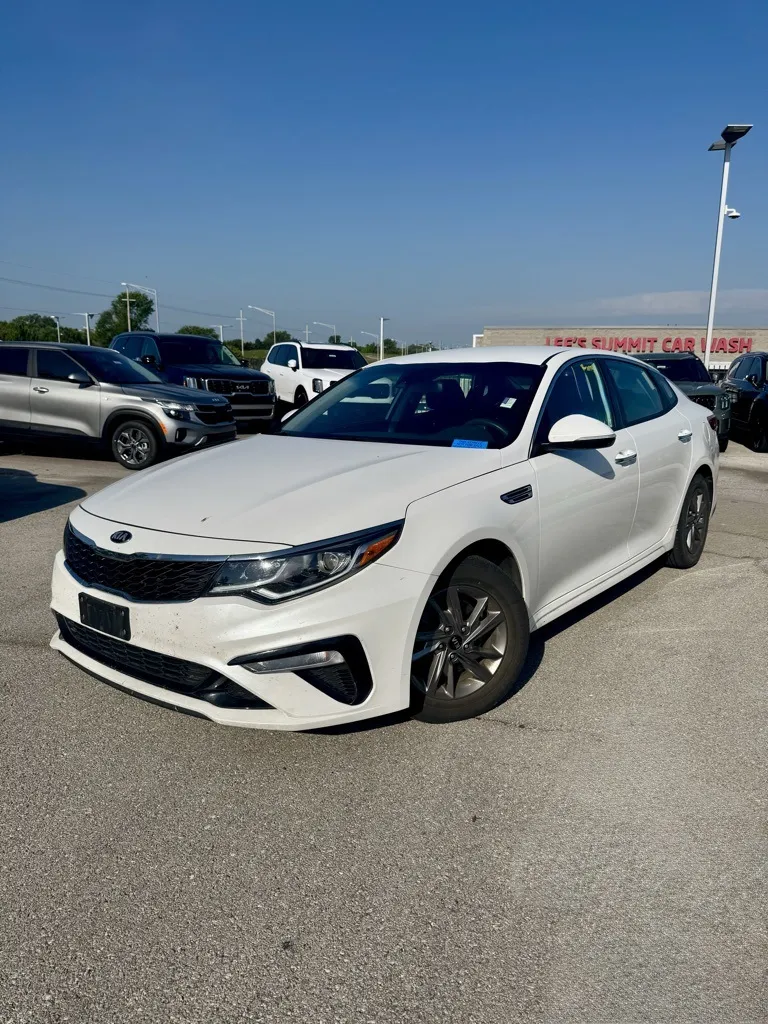 White 2019 Kia Optima LX for sale in Lee's Summit, MO