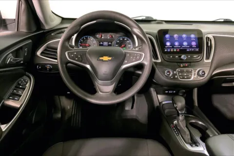 More photos of 2022 Chevrolet Malibu LT at Cable Dahmer Kia of Lee's Summit, MO