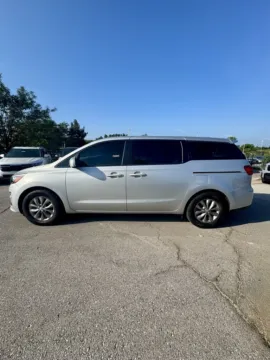Photos of 2020 Kia Sedona L for sale in Lee's Summit, MO at Cable Dahmer Kia of Lee's Summit