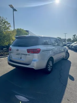 More photos of 2020 Kia Sedona L at Cable Dahmer Kia of Lee's Summit, MO