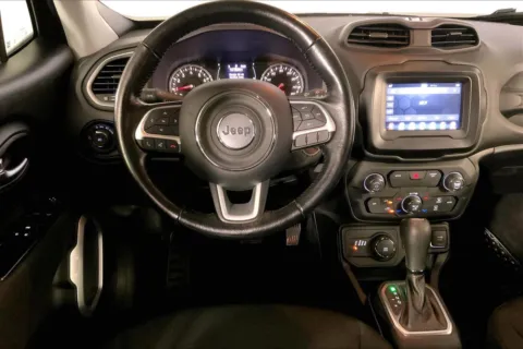 More photos of 2018 Jeep Renegade Latitude at Cable Dahmer Kia of Lee's Summit, MO