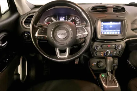 More photos of 2018 Jeep Renegade Latitude at Cable Dahmer Kia of Lee's Summit, MO