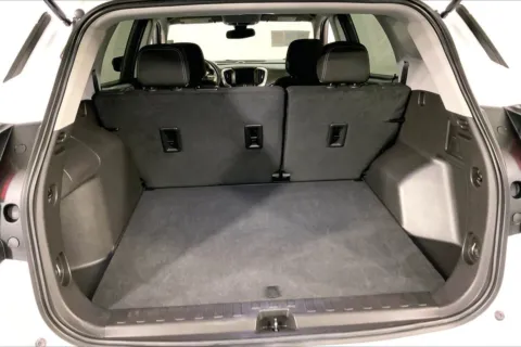 More photos of 2024 GMC Terrain SLE at Cable Dahmer Kia of Lee's Summit, MO