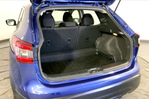 More photos of 2020 Nissan Rogue Sport S at Cable Dahmer Kia of Lee's Summit, MO