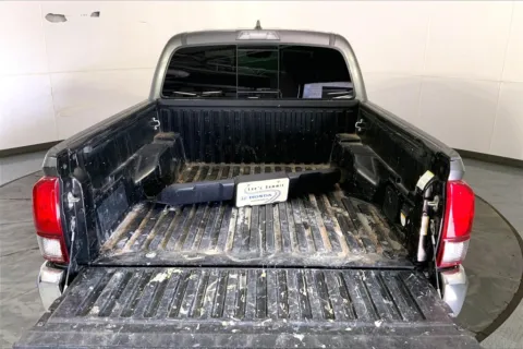 More photos of 2018 Toyota Tacoma TRD Off-Road at Cable Dahmer Kia of Lee's Summit, MO