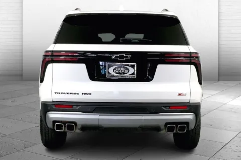 Another view of 2024 Chevrolet Traverse Z71 for sale in Lee's Summit, MO at Cable Dahmer Kia of Lee's Summit