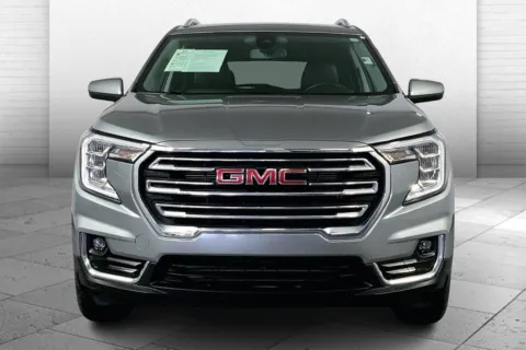 Photos of 2024 GMC Terrain SLT for sale in Lee's Summit, MO at Cable Dahmer Kia of Lee's Summit