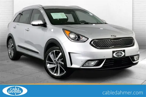 Silver 2019 Kia Niro Touring for sale in Lee's Summit, MO