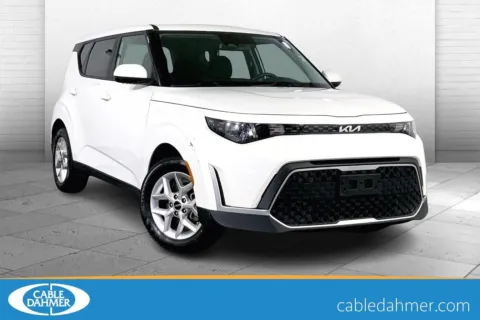 White 2024 Kia Soul LX for sale in Lee's Summit, MO