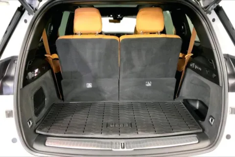 More photos of 2022 Jeep Grand Cherokee L Summit Reserve at Cable Dahmer Kia of Lee's Summit, MO
