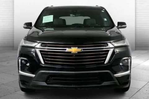 Photos of 2023 Chevrolet Traverse High Country for sale in Lee's Summit, MO at Cable Dahmer Kia of Lee's Summit